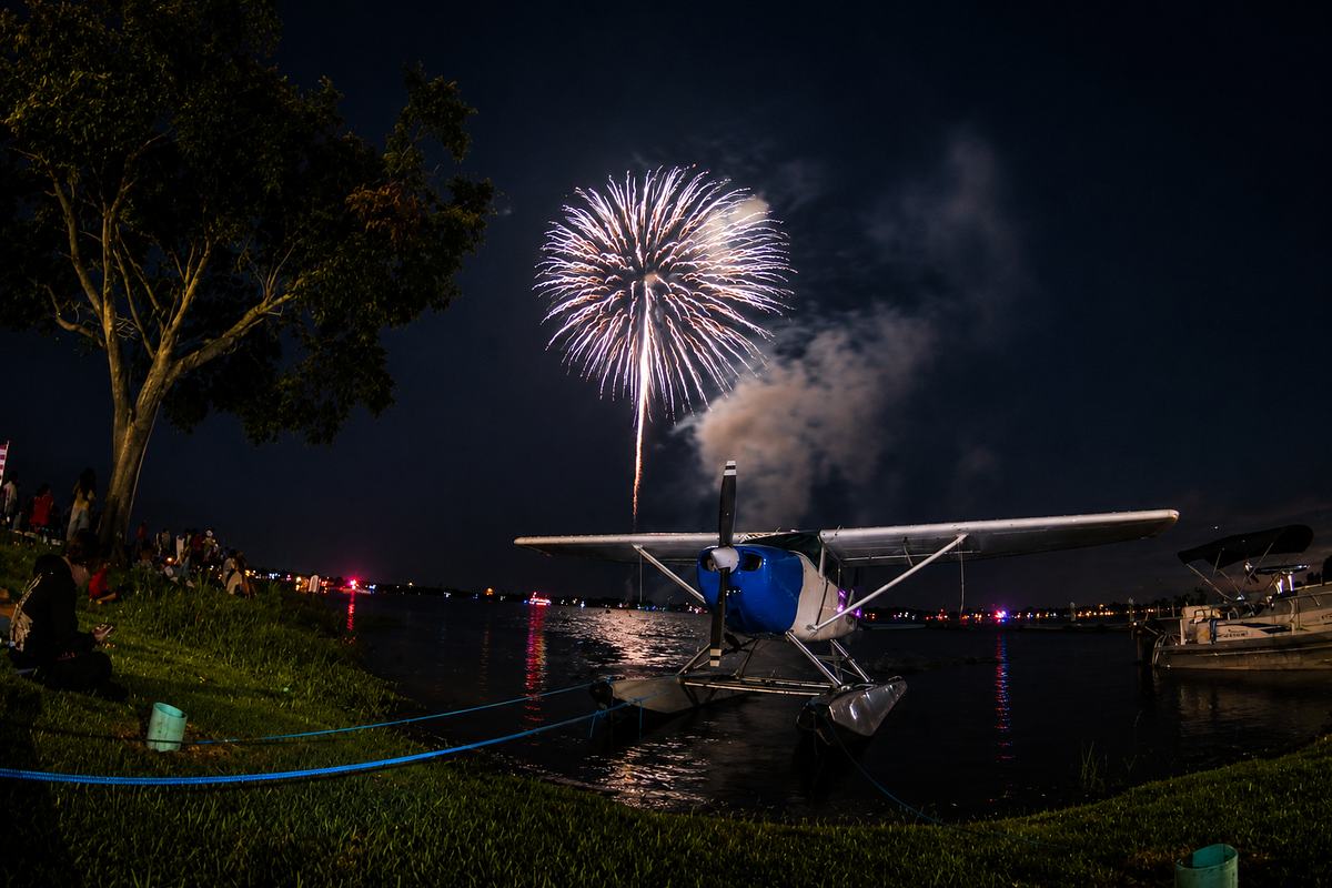 Fourth of July fireworks crowd at the Tavares seaplane base